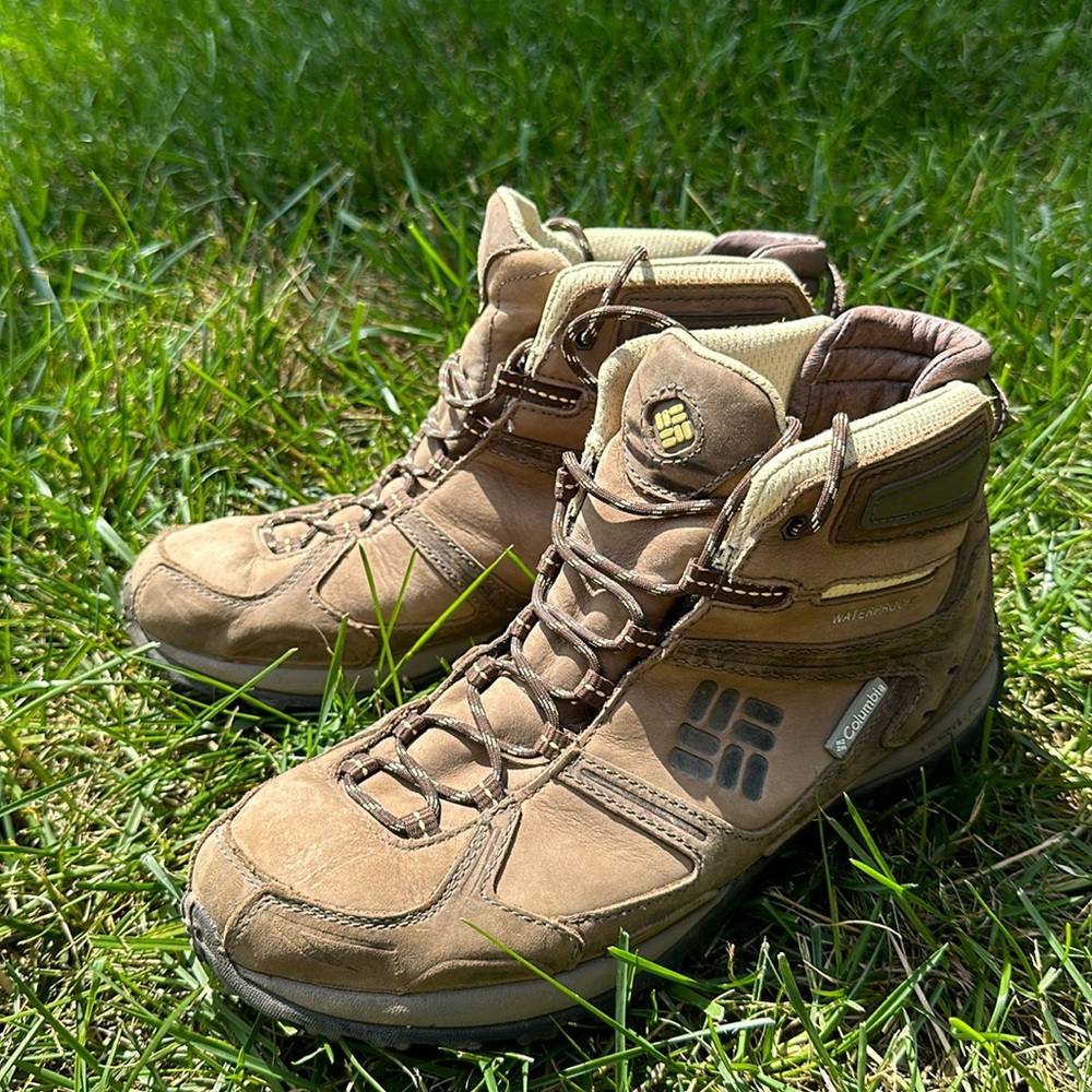 Columbia Hiking boots